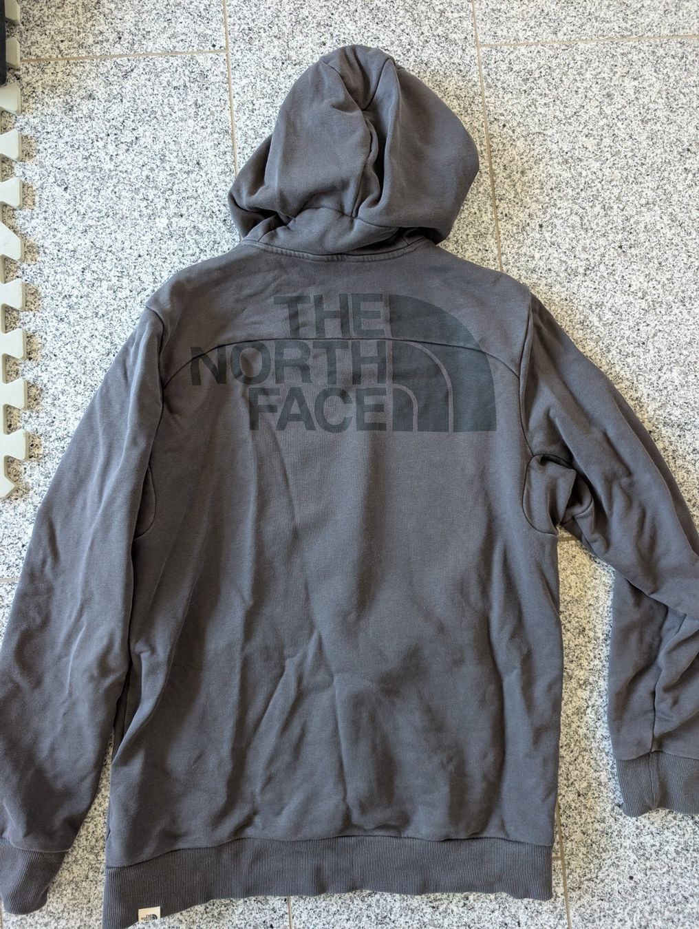 North Face Pullover & Sweatshirts: The North Face Kapuzenpullover – Gebraucht aus St. Gallen von Soundtrue 2