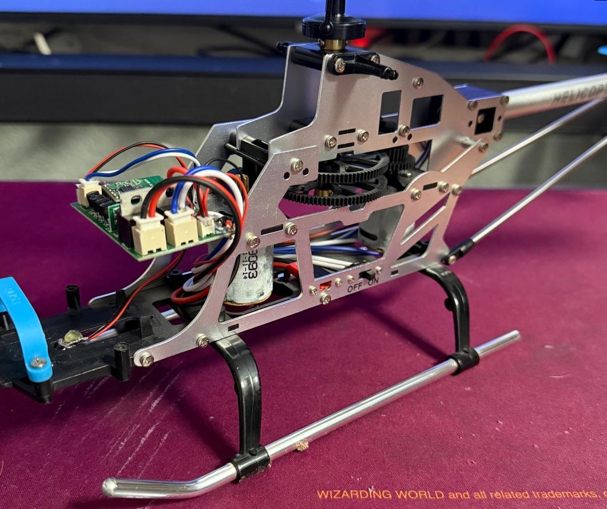 Revell RC Kits de montage: Hélicoptère télécommandé Big One Pro – Défectueux à Henniez par jcf_6rzc 1