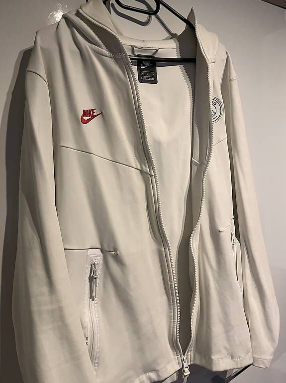 Giacche: PSG Nike Tech jacke grösse M – Usato da Studen BE venduto da sch_z82c 2