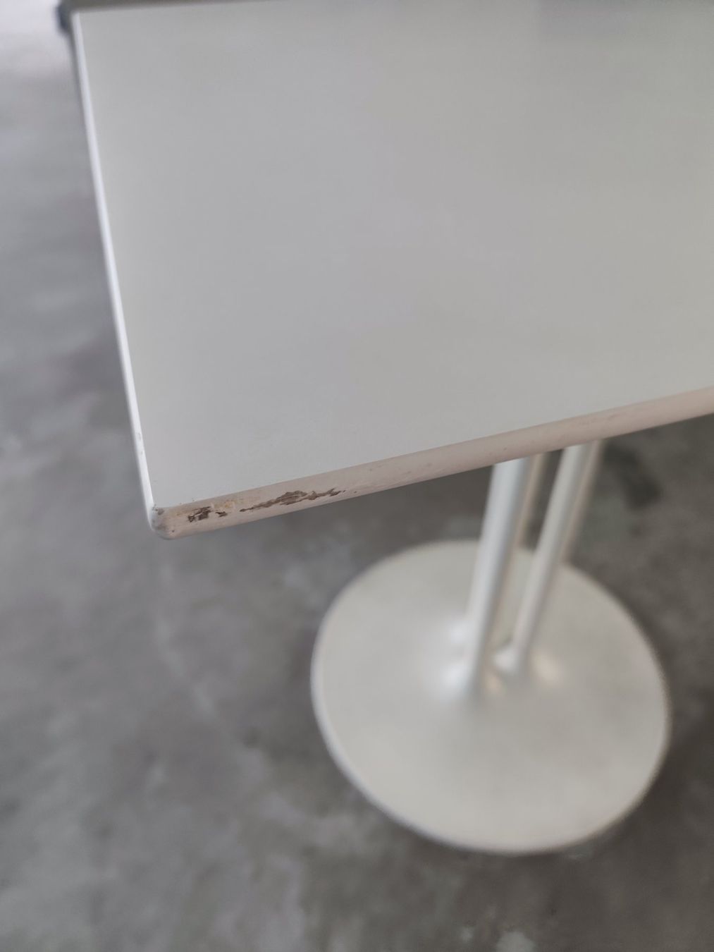 Tische: PIP-e Tisch von Driade by Philippe Starck – Gebraucht aus Bern von Buybest24 4