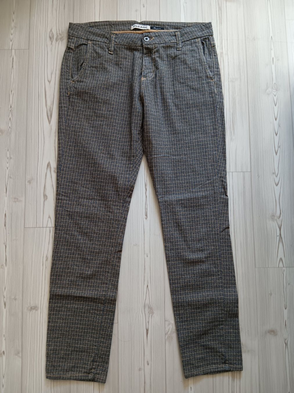 Please Jeans Jeans: PLEASE Jeans taille / Grosse M – Usato da Cossonay-ville venduto da Super-Price-Quality