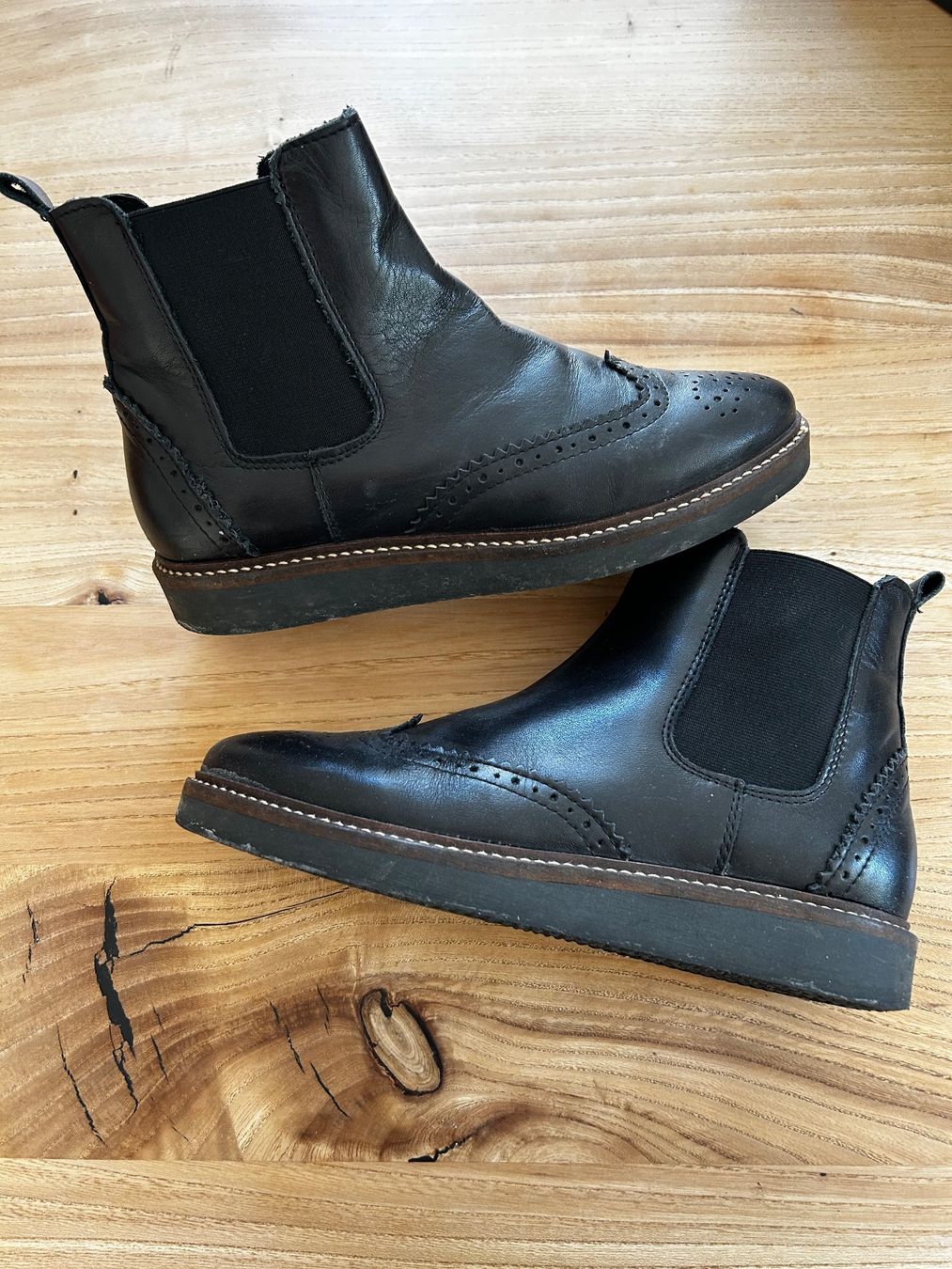 Chaussures femmes: Stiefel Leder Schwarz Grösse 38 gebraucht – D'occasion à Chur par lea_qg88