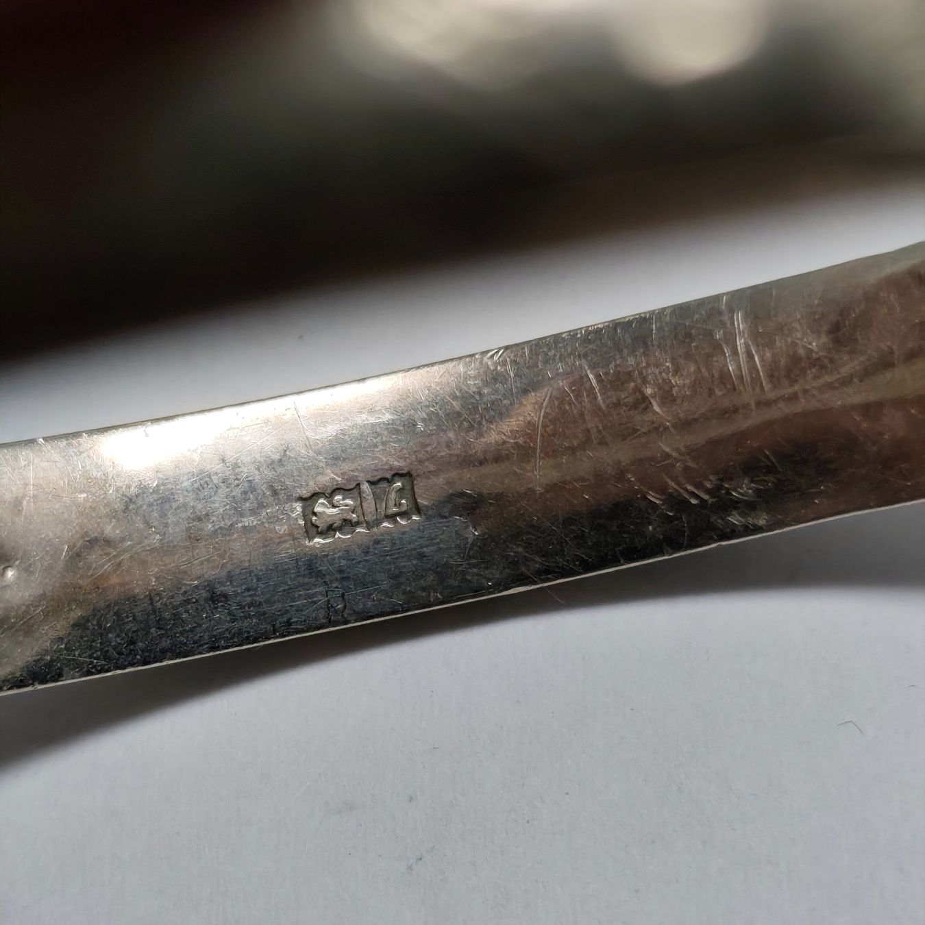 Bracciali & Braccialetti: Bracelet jonc ouvrant gravé en argent massif #B3 – Usato da Châtelaine venduto da Tropic.Watch2 5
