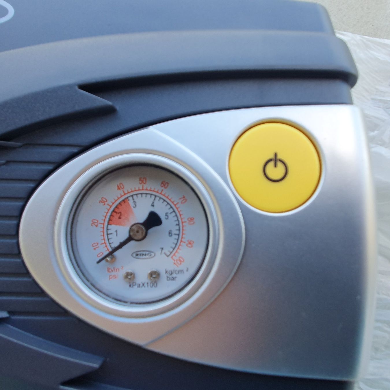 Kompressoren: Compresseur portable 12V - Tragbarer 12-V-Luftkompressor – Neu (gemäss Beschreibung) aus Suhr von Lavigie 1
