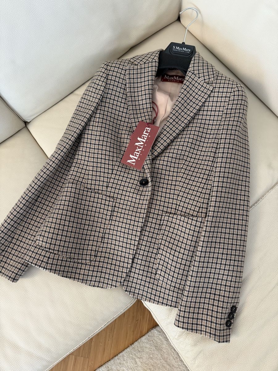 Max Mara Giacche: Max Mara Studio Blazer Gr. 34 neuwertig – Nuovo (secondo la descrizione) da Wichtrach venduto da Adriana222