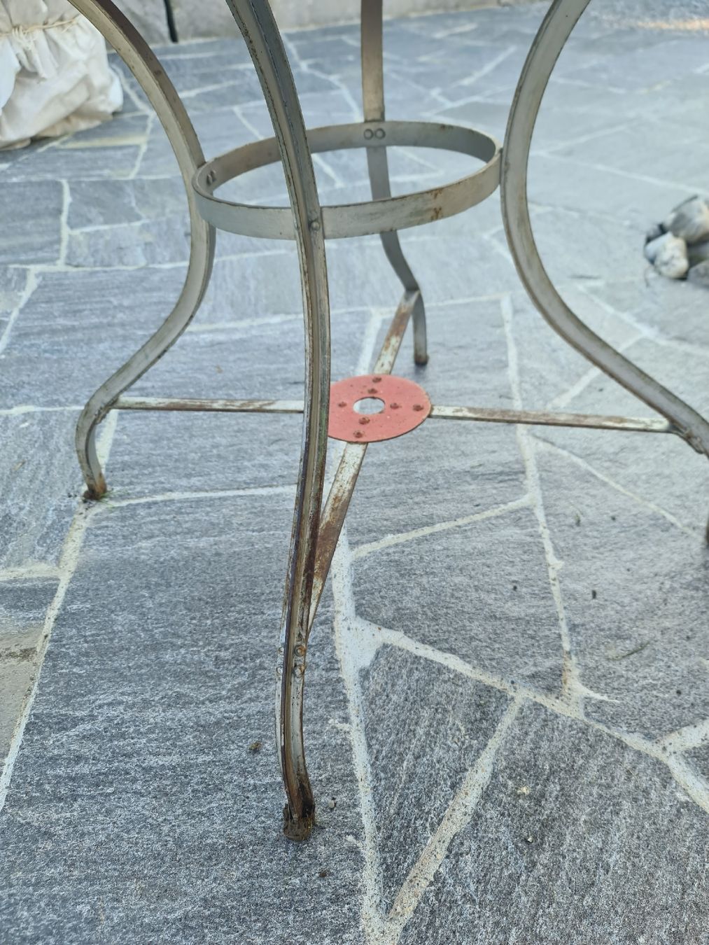 Tavoli: Blechtisch/Bigla/?/Gartentisch/Tisch/Garten/Gartenmöbel/Rar – Usato da Neukirch (Egnach) venduto da porejemplo 1