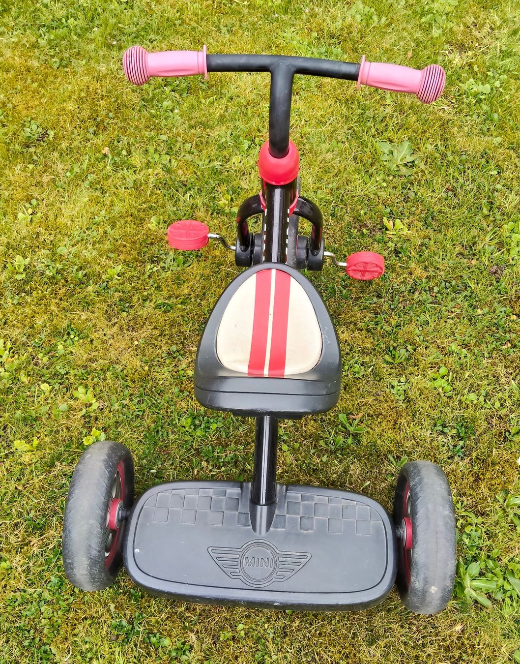 BMW Veicoli per bambini: Kultiges Dreirad BMW "Mini" – Usato da Trimbach venduto da Robigutri 3
