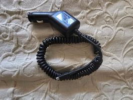 Micro-USB Ladekabel fürs Auto im Zigarettenanzünder