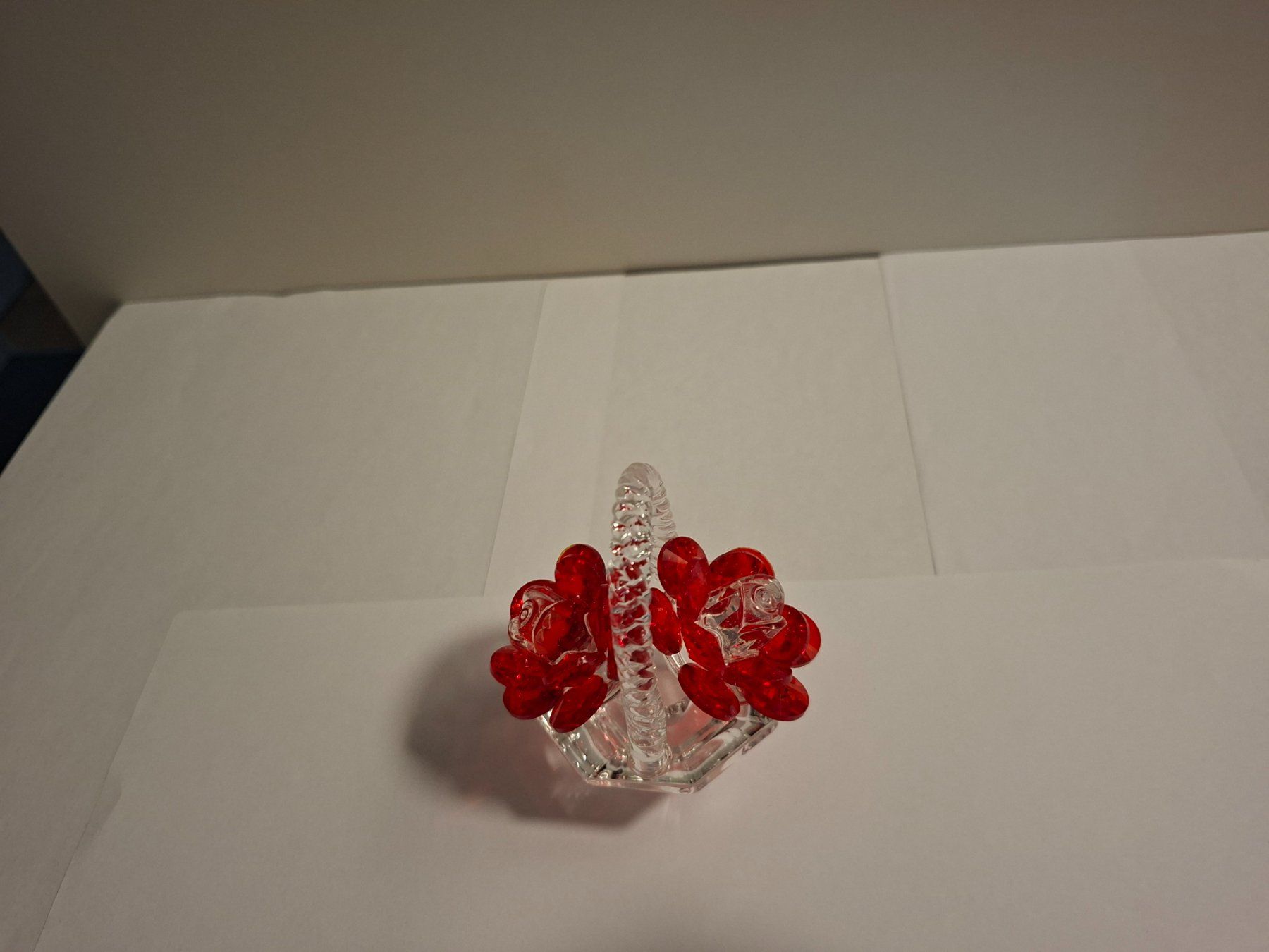 Statuette: Glasrosen Blumenkorb – Nuovo e nell'imballaggio originale da Cham venduto da lilikazin