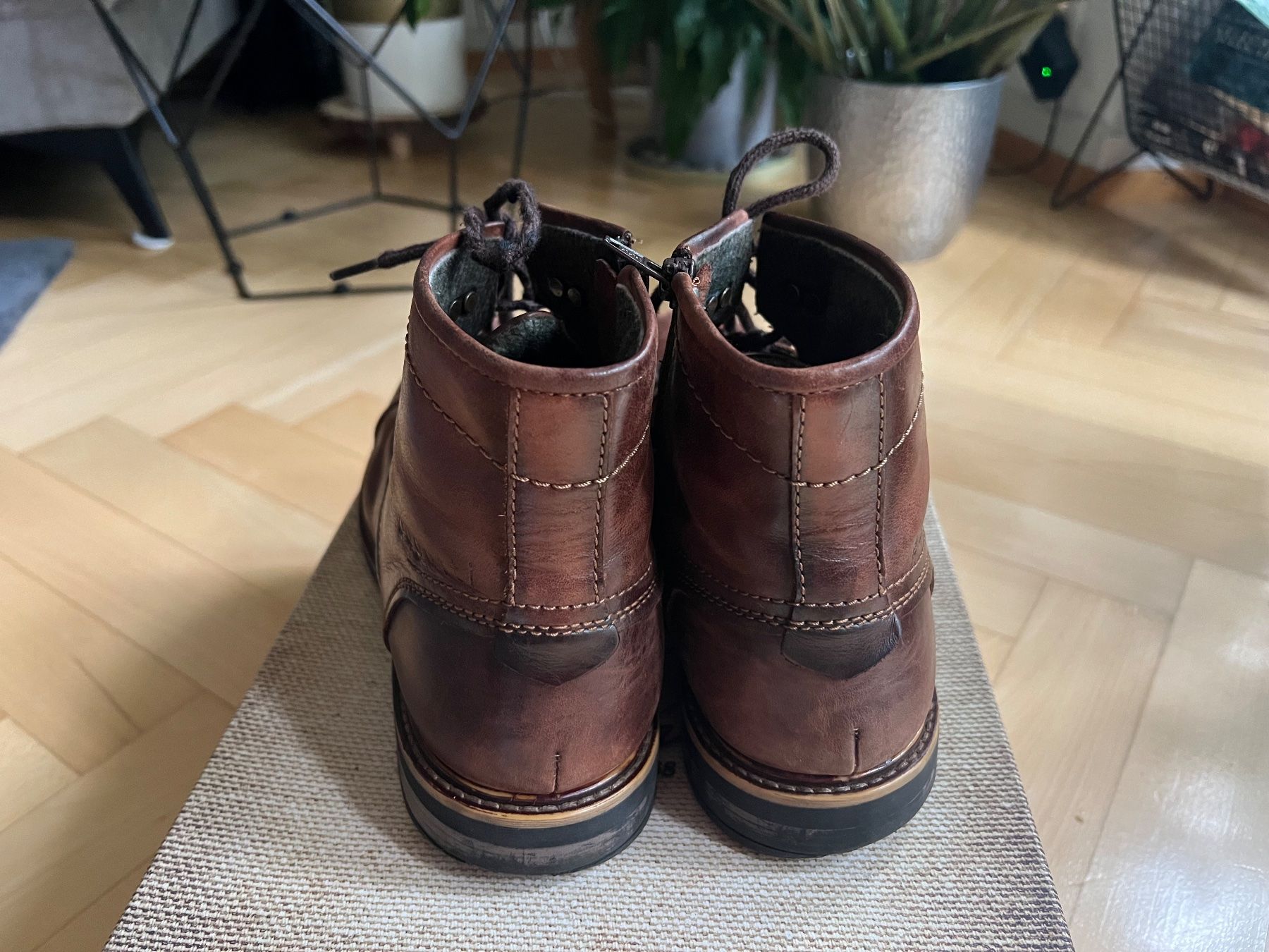Bugatti Scarpe da uomo: Bugatti Brown Leather Ankle Boots - Size 43 - Winter Ready! – Usato da Zürich venduto da tra_wl8x 1