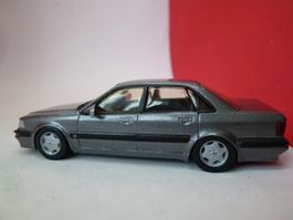 Audi V8 - anthrazit - schön von Minichamps   %%SALE%%