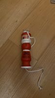 Strickliesel aus Holz rot bemalt mit Motiv gebraucht