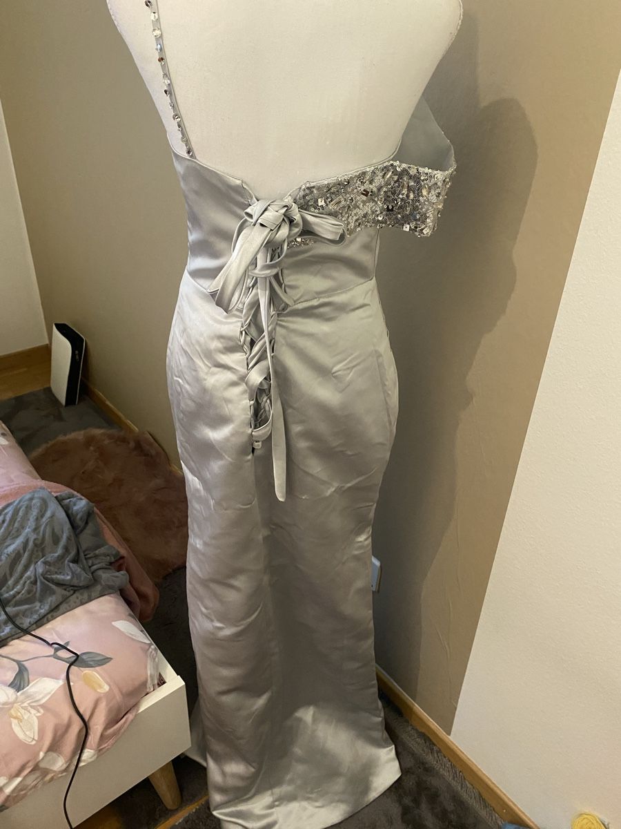 Kleider: Wunderschönes Abendkleid, Grösse 36, silberfarben – Gebraucht aus Winterthur von mie_l9gr 1