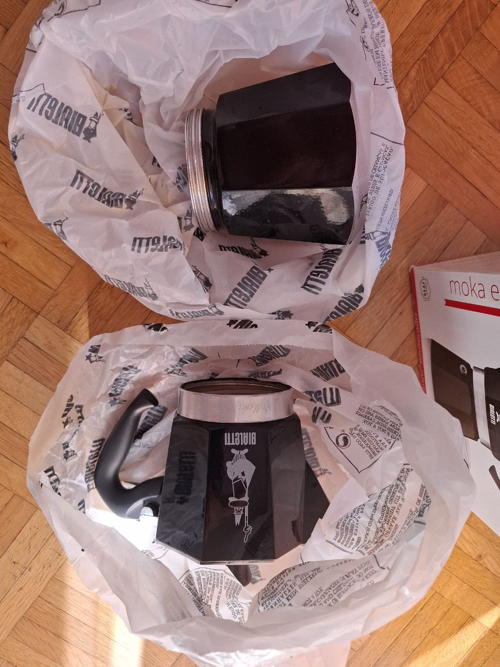 Bialetti Kaffeemaschinen & Espressomaschinen: Bialetti Moka Express neuve – Neu und originalverpackt aus Moutier von Carambaaa 1