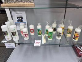369 Posten Glückwunsch-Kerzen aus Liquidation