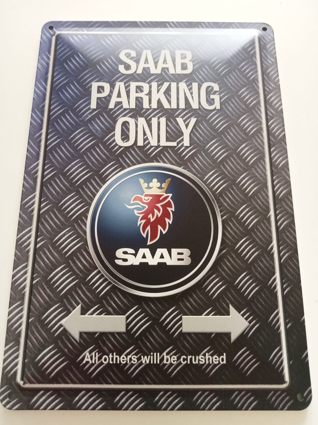 Schilder: Metallic Parkschild-SAAB-PARKING ONLY – Neu und originalverpackt aus Rupperswil von big-one-sale