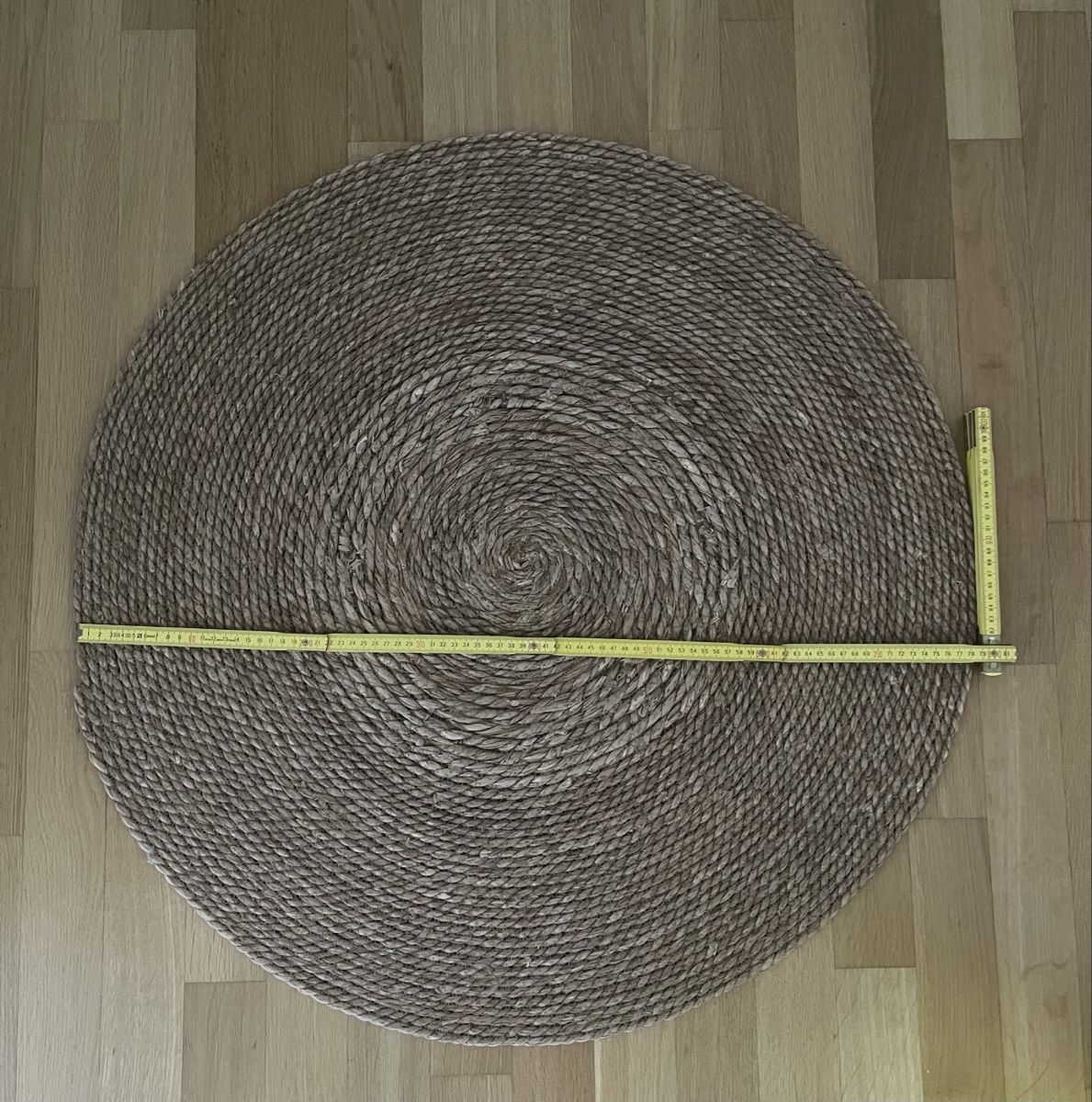 Teppiche: Runder Teppich naturfarben ca. 80cm Durchmesser – Gebraucht aus Zürich von rsprsp