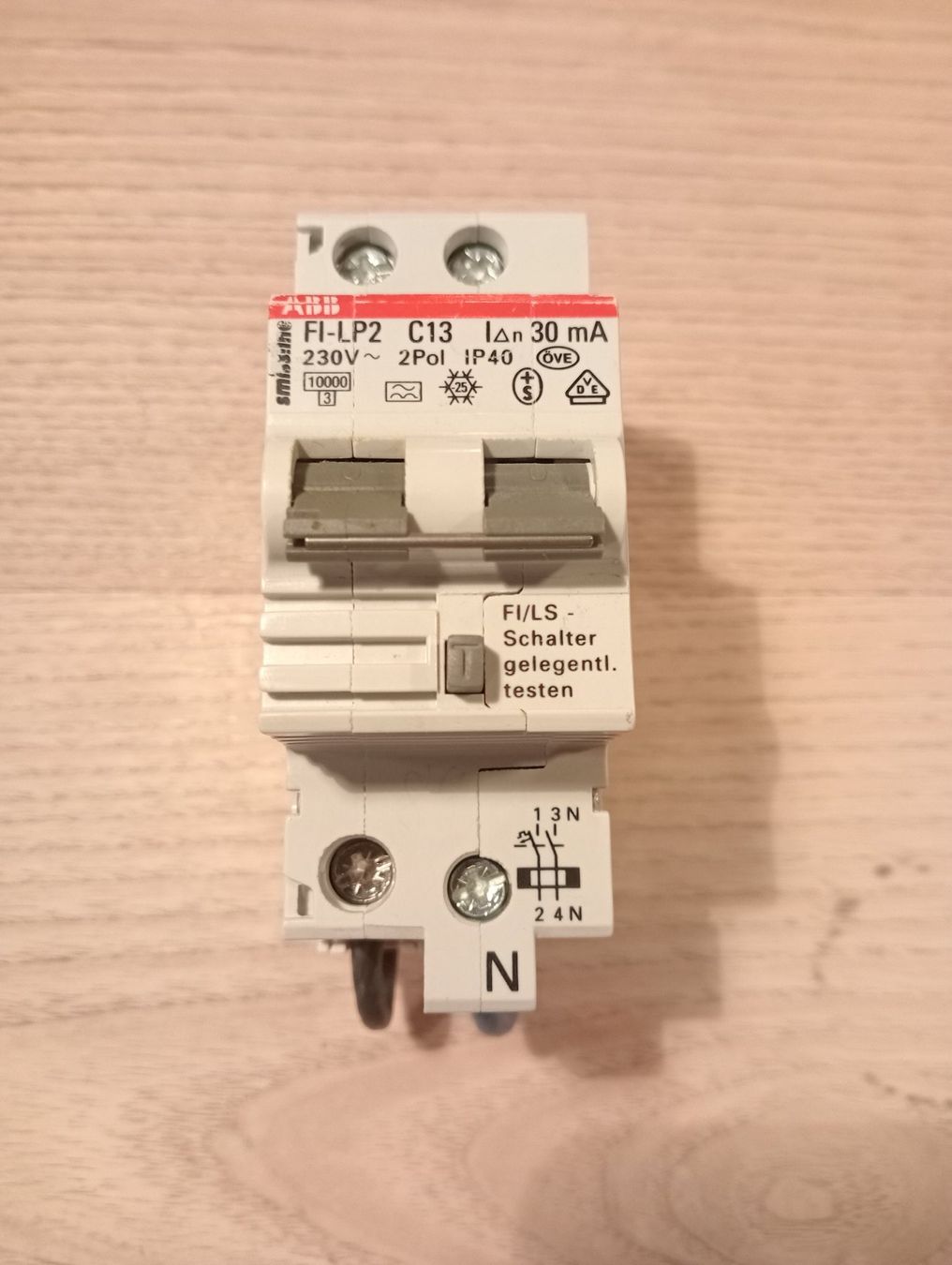 ABB Interruttori: FI / LS, C13, 30mA, ABB – Usato da St.Niklausen LU venduto da Wirdbereitsverwendet