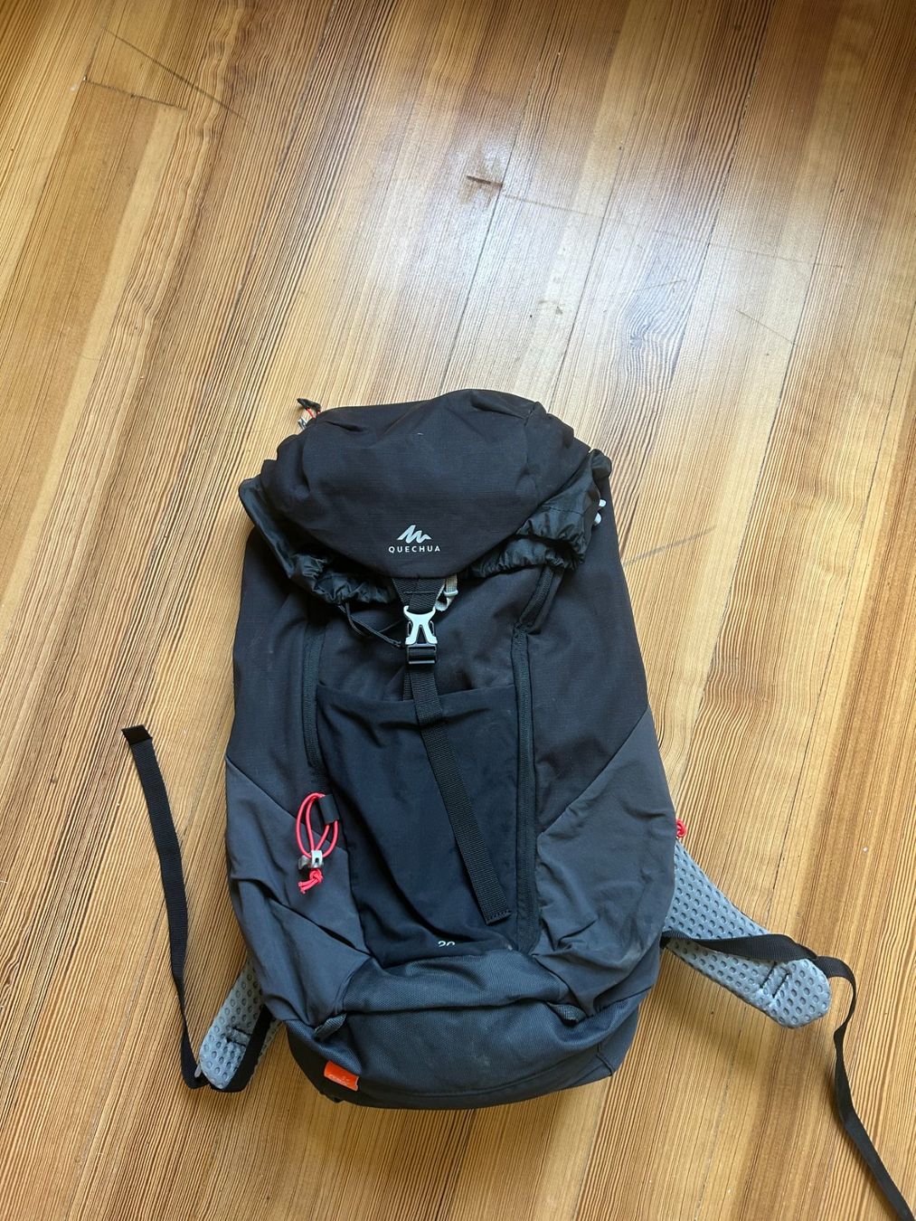 Zaini: Quechua hiking backpack, 20L – Usato da Zürich venduto da ays_q55h