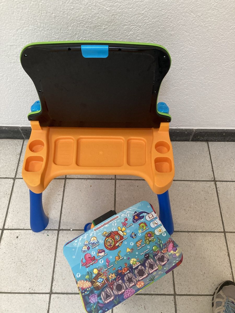 Vtech Giochi: V-Tech Activity Table (English) – Usato da Uster venduto da G_Vas 2