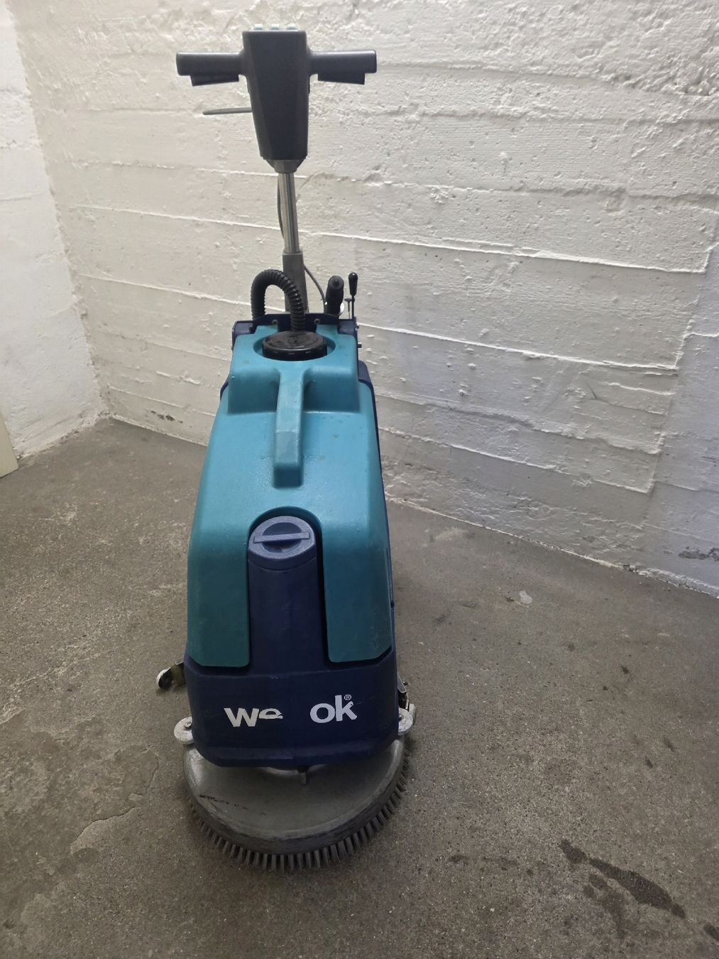 Wetrok Toutes les machines: WETROK DISCOMATIC XT#Cleanfix Taski Kärcher Nilfisk Minatol – D'occasion à Zürich par 5183840711