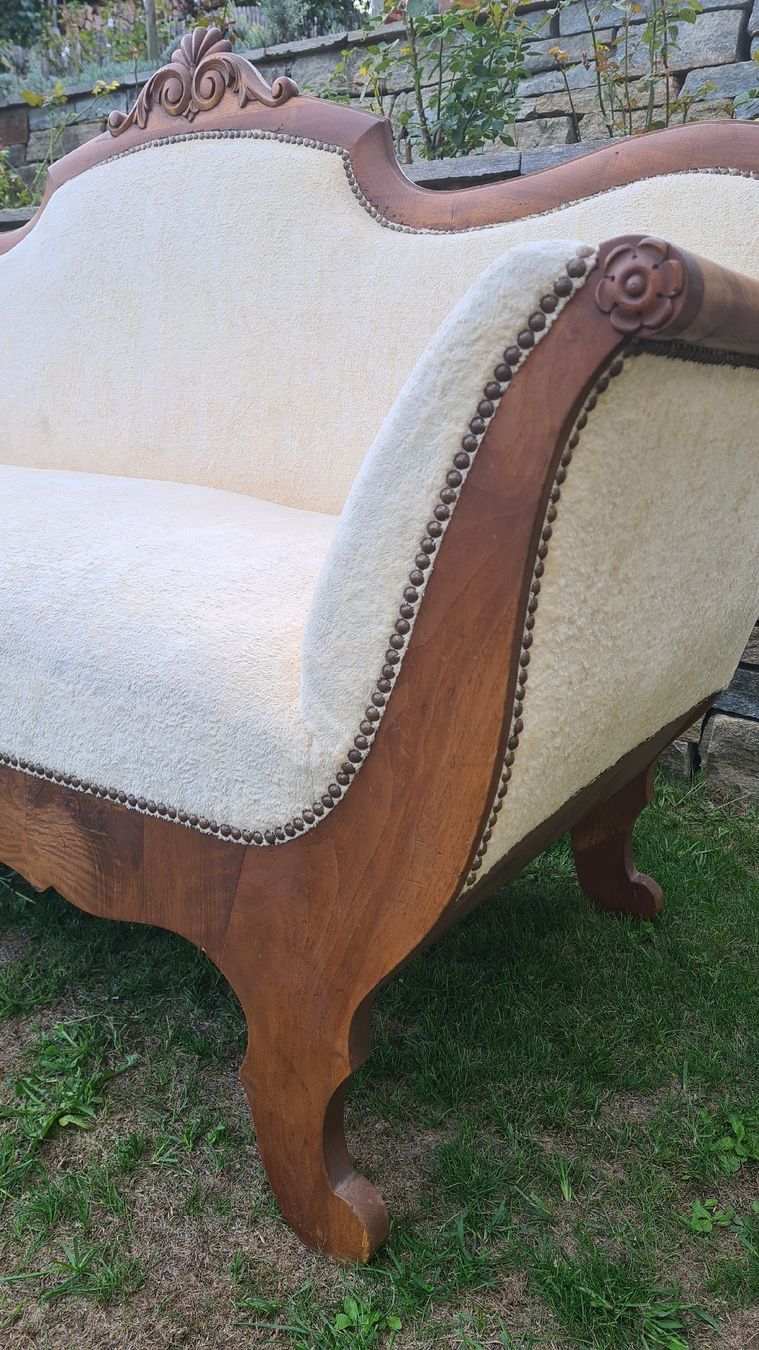 Divani: Antikes Sofa Holz mit hellbeigem Bezug – Usato da Wald ZH venduto da Imlac 2