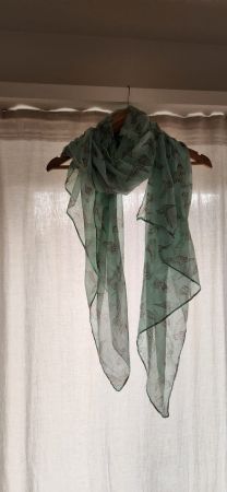 Grüner Foulard mit schönenVögeln