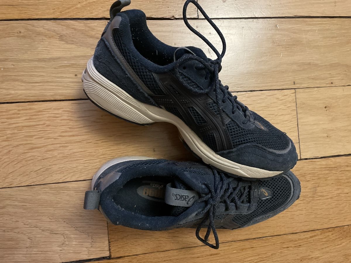 Asics Scarpe da donna: Asics Gel-1090 v2 Sneaker – Usato da Basel venduto da anninaa.s 1