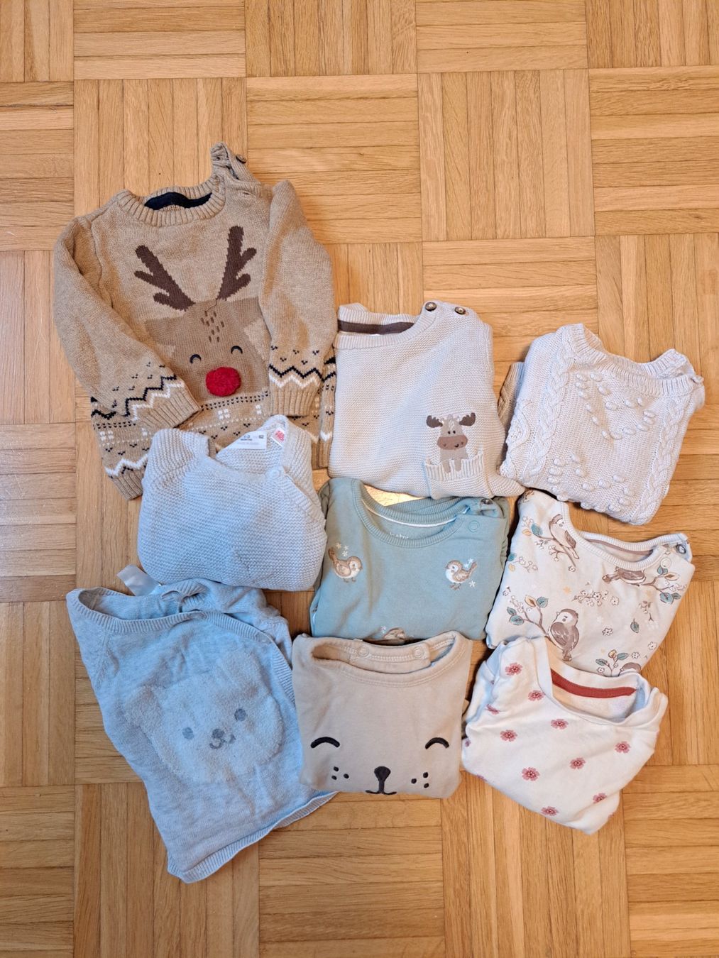 Lotti & Set di vestiti: Wunderschönes 44 teiliges Kleiderpaket Grösse 62, mit Strick – Usato da Winikon venduto da nic_2kjk 1