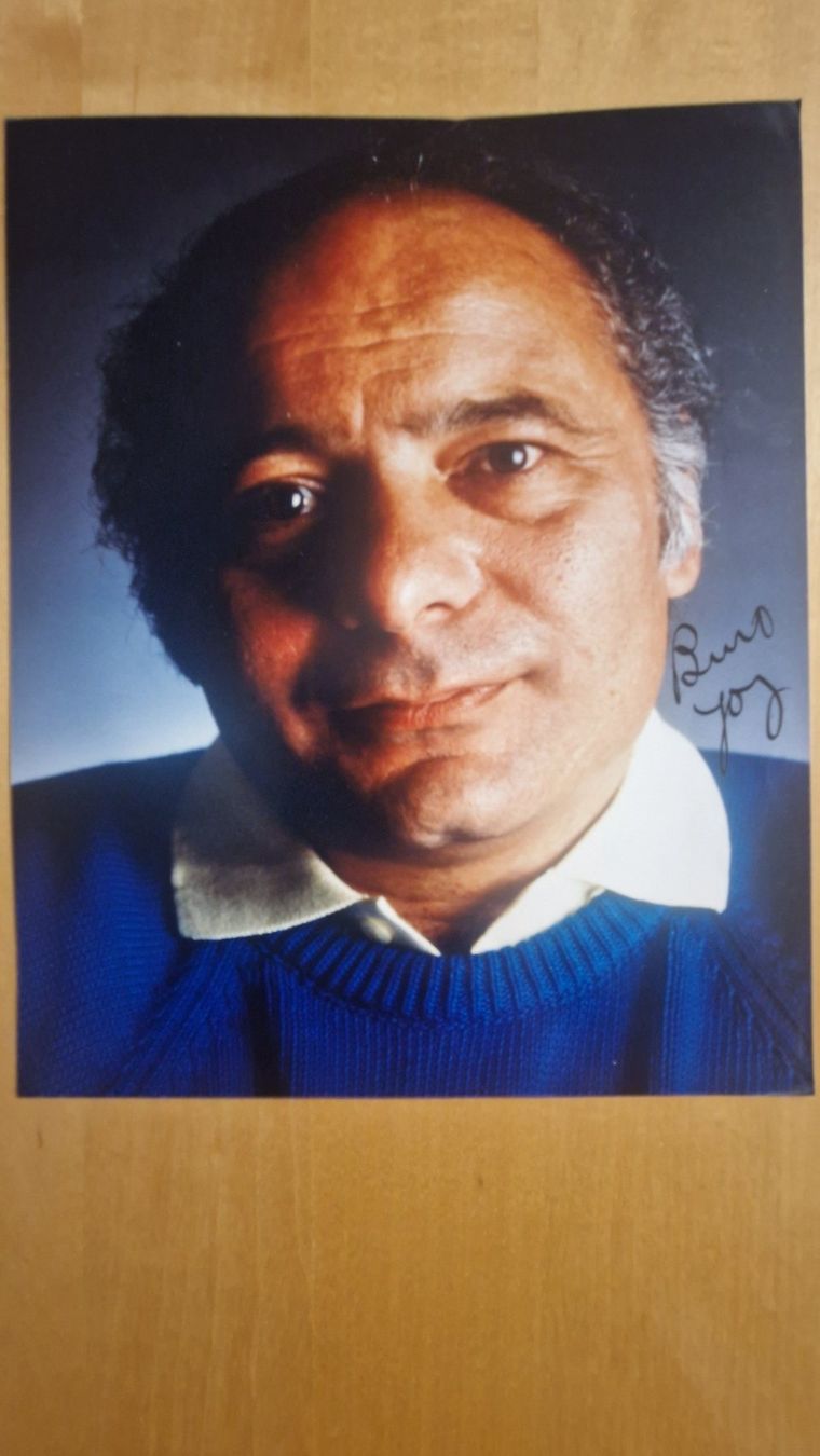 Autografi: Burt Young, Original Autogramm auf Grossfoto in Farbe – Usato da Salmsach venduto da Schusoa