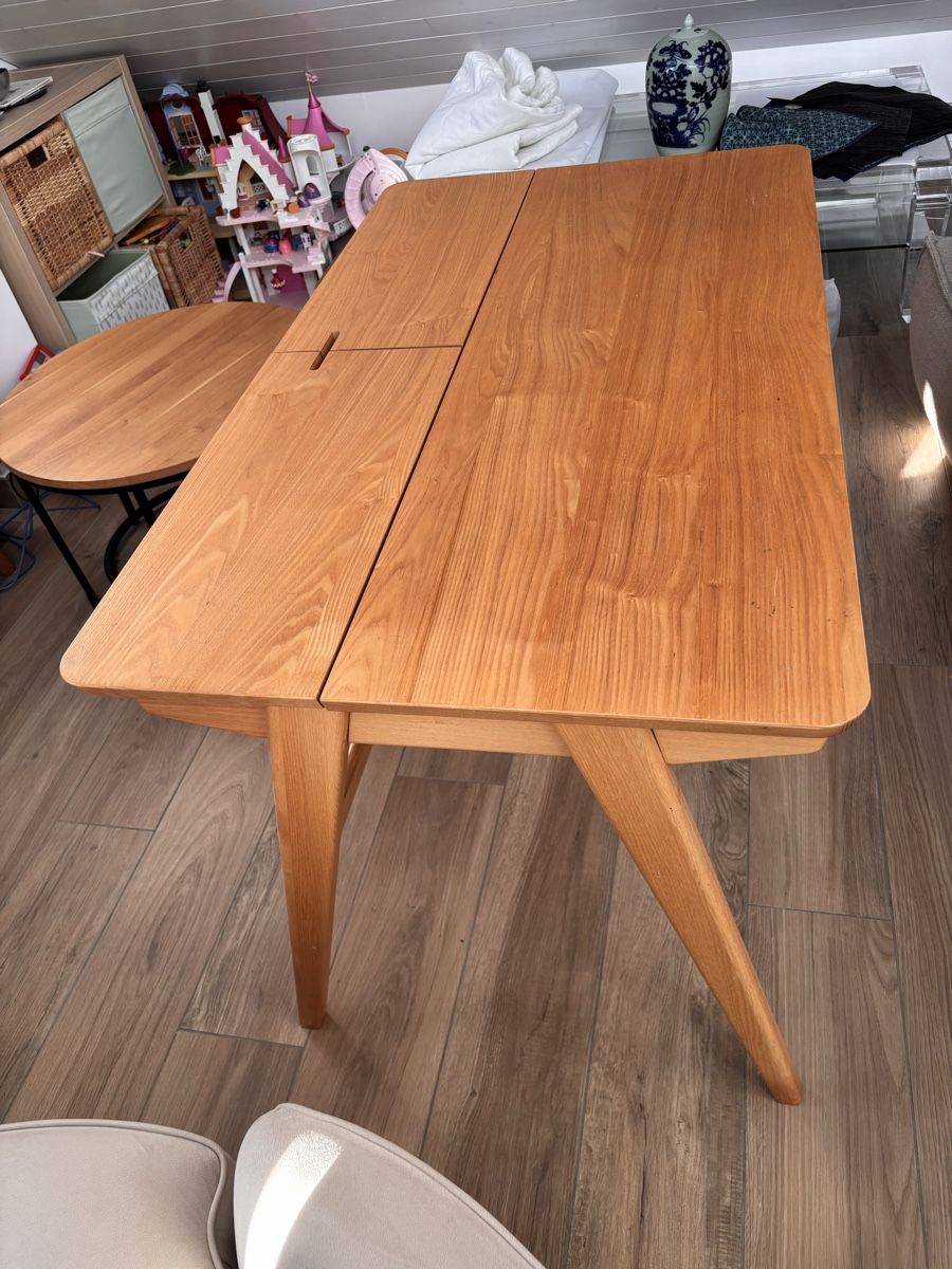 Schreibtische: Bureau en bois avec compartiment de rangement intégré – Gebraucht aus Chéserex von Ramp0n 1