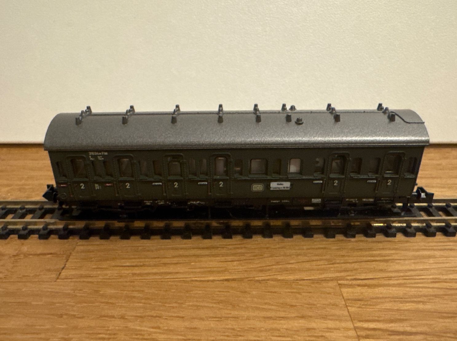 Trix Modellini di ferrovie: Minitrix 13324 DR Abteilwagen 2.Kl. – Nuovo e nell'imballaggio originale da Schlierbach venduto da Look8