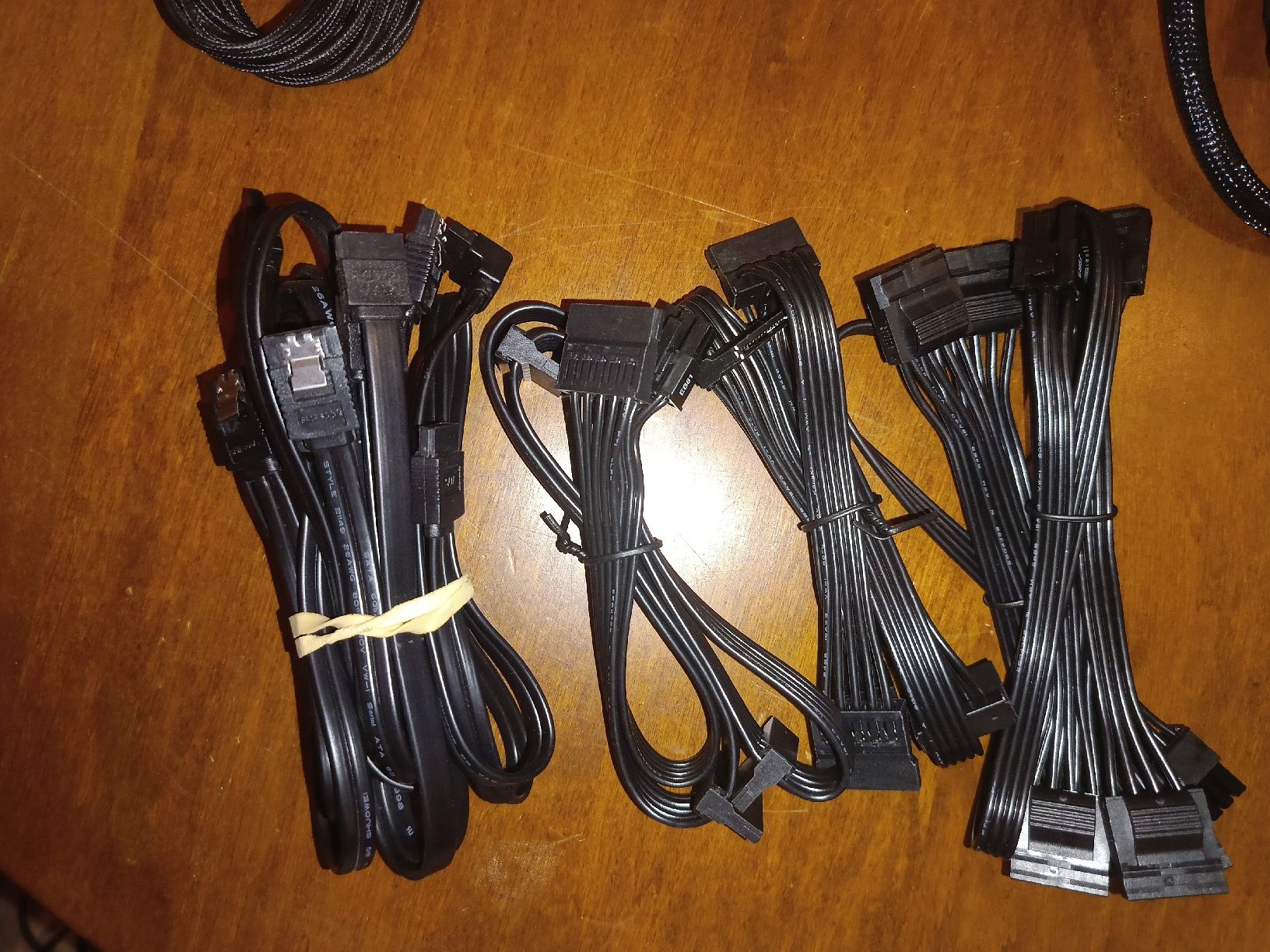 Componenti elettronici: Alimentation rog thor 850 platinium – Usato da Plan-les-Ouates venduto da Mathias_c 4