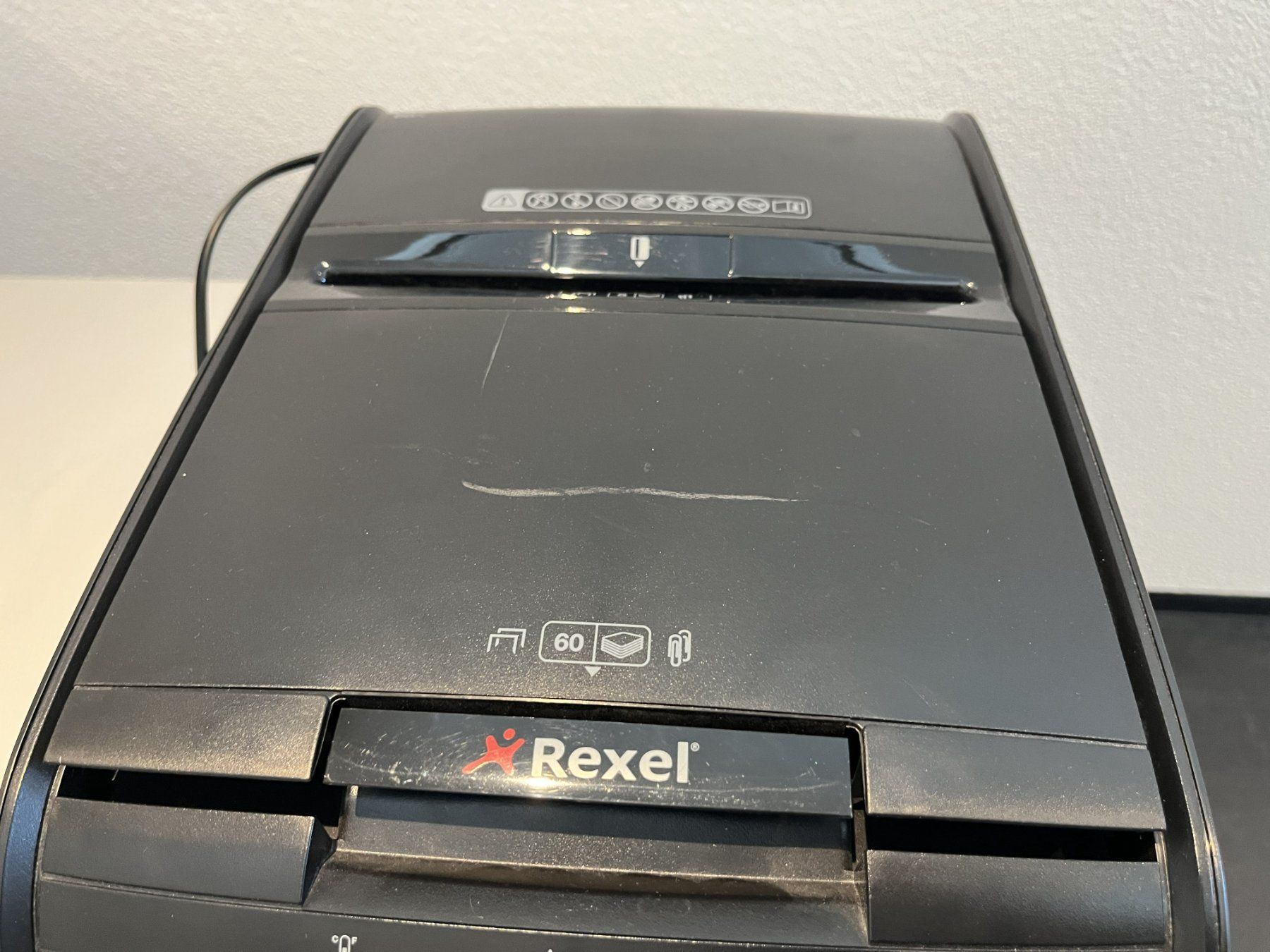 Rexel Distruggi documenti: Rexel Aktenvernichter / Shredder – Usato da Rapperswil SG venduto da inf_g7g9 3
