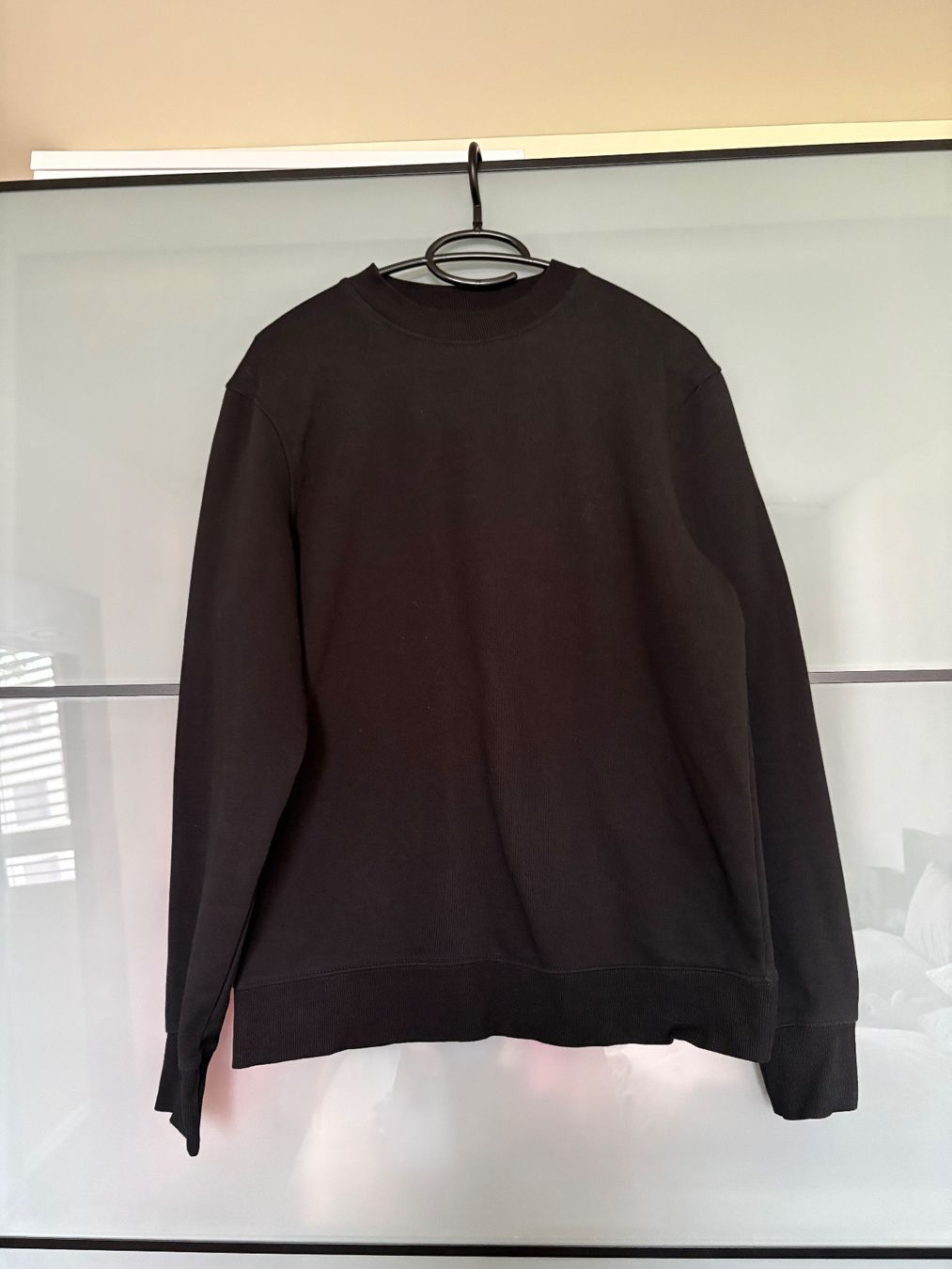 Maglioni & Felpe: Pullover schwarz Grösse S – Usato da Rümlang venduto da Jenni.21