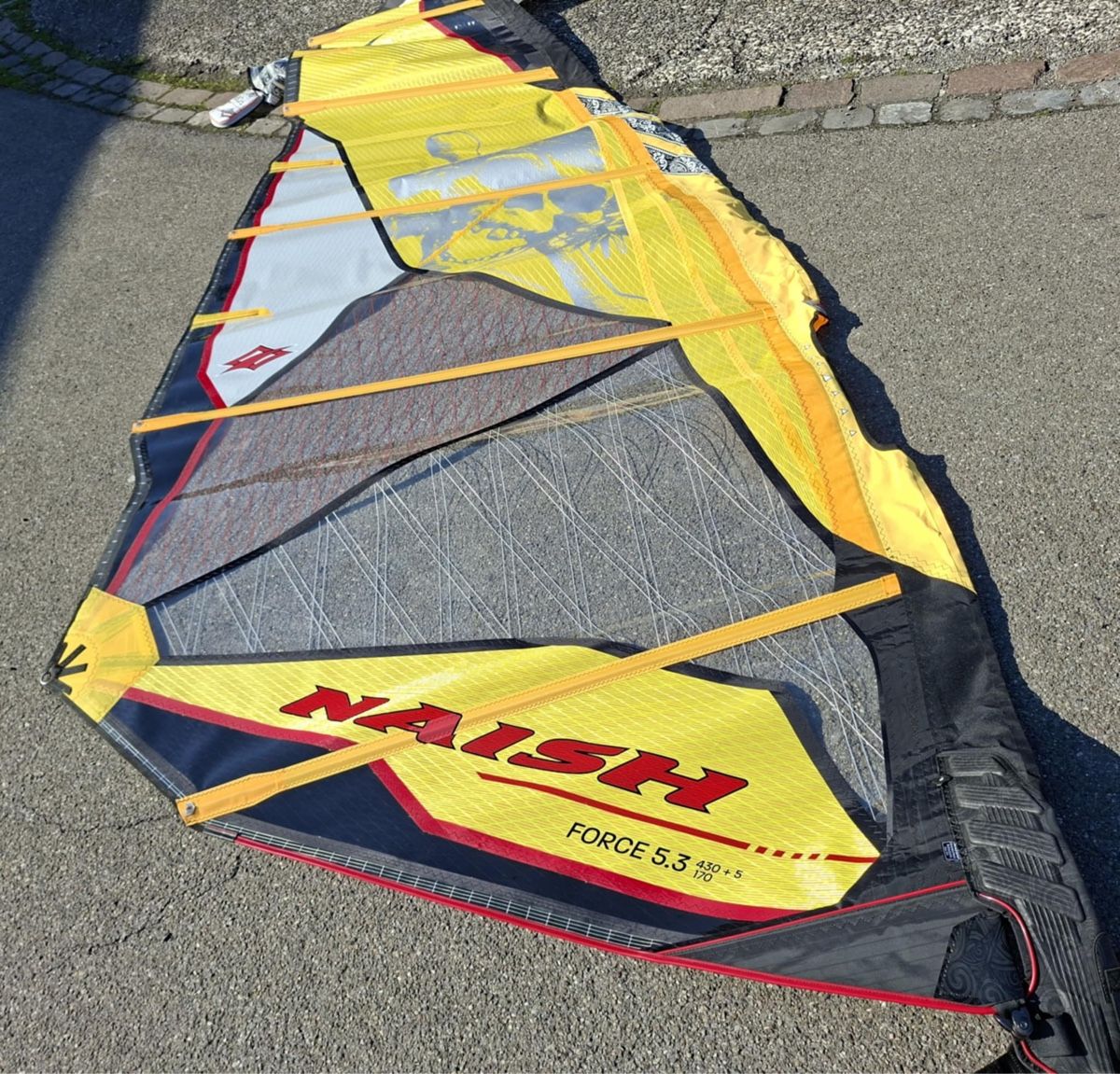 Naish Surf: Naish Force 5.3 Windsurfsegel - Top Zustand! – Nuovo (secondo la descrizione) da Fällanden venduto da Mistral018 1