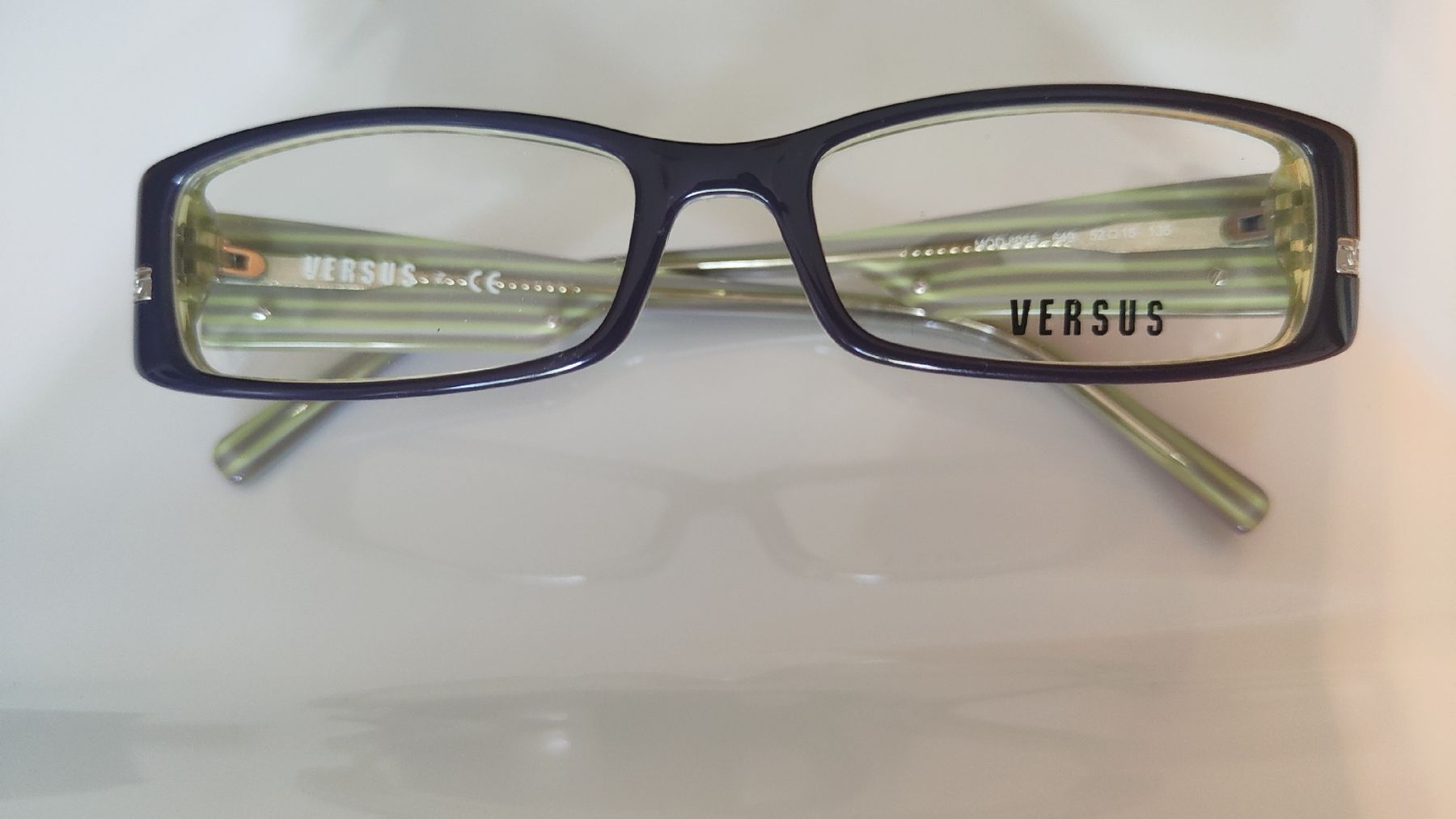Versace Occhiali & Lenti: Monture lunettes Versus by Versace neuve – Nuovo (secondo la descrizione) da Biel/Bienne venduto da notfun 1