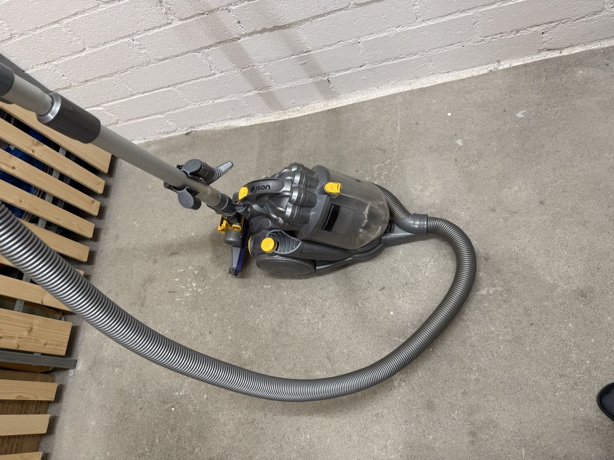 Dyson Aspirapolveri & Accessori: Dyson DC08 Staubsauger – Usato da Wabern venduto da RR50mono
