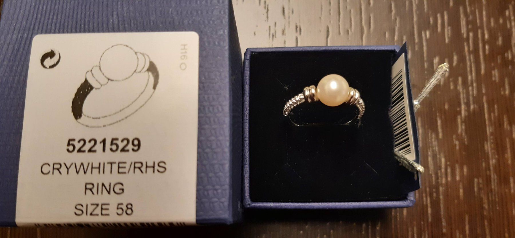 Swarovski Anelli: Swarovski Perlen Ring Grösse 58 neu mit Verpackung – Nuovo e nell'imballaggio originale da Meilen venduto da Aesthetin