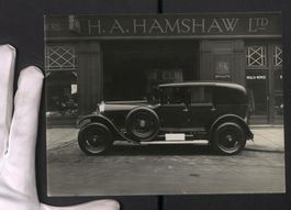 Fotografie Leicester, Auto Limousine vor