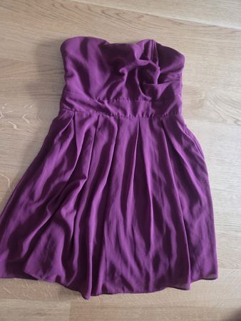 Kleid TFNC London bordeaux Schulterfreies Minikleid elegant