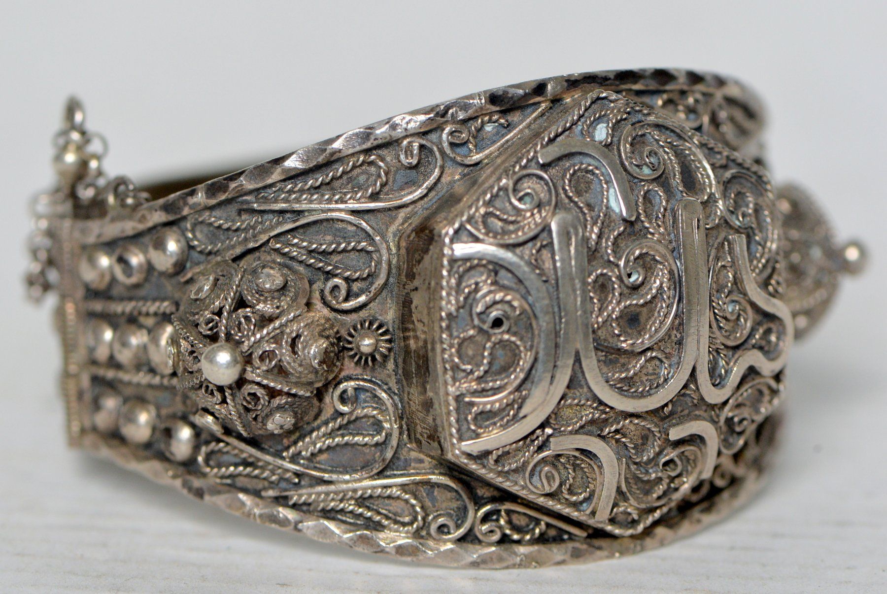 Bracciali & Braccialetti: Ancien bracelet en métal – Usato da Neuchâtel venduto da Neuchatel