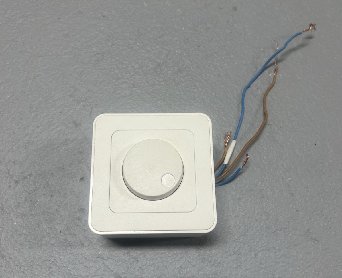 Interruttori: [GUT & GÜNSTIG]: Dimmer – Usato da Arni AG venduto da CreaFlex