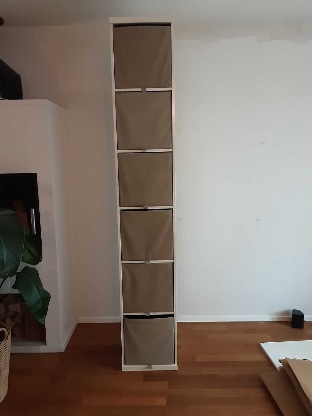 Ikea Scaffali: Regal mit 6 Stoffboxen weiss beige  – Usato da Root venduto da andalus01
