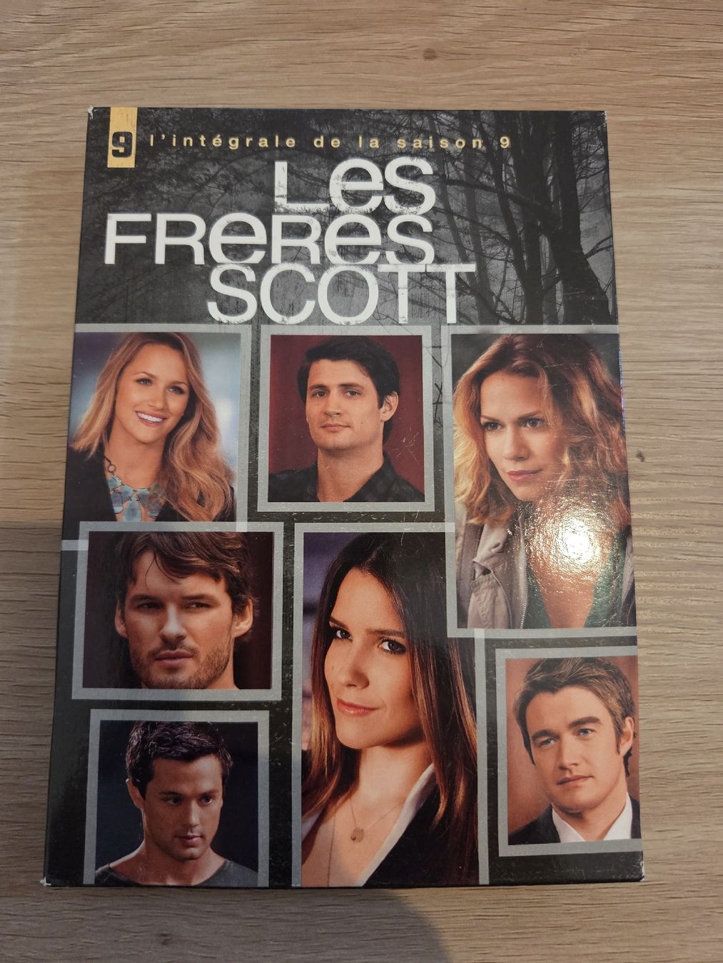 Tutti i DVDs: DVD les frères Scott saison 7+8+9 – Usato da Tramelan venduto da mic_5lzm 2