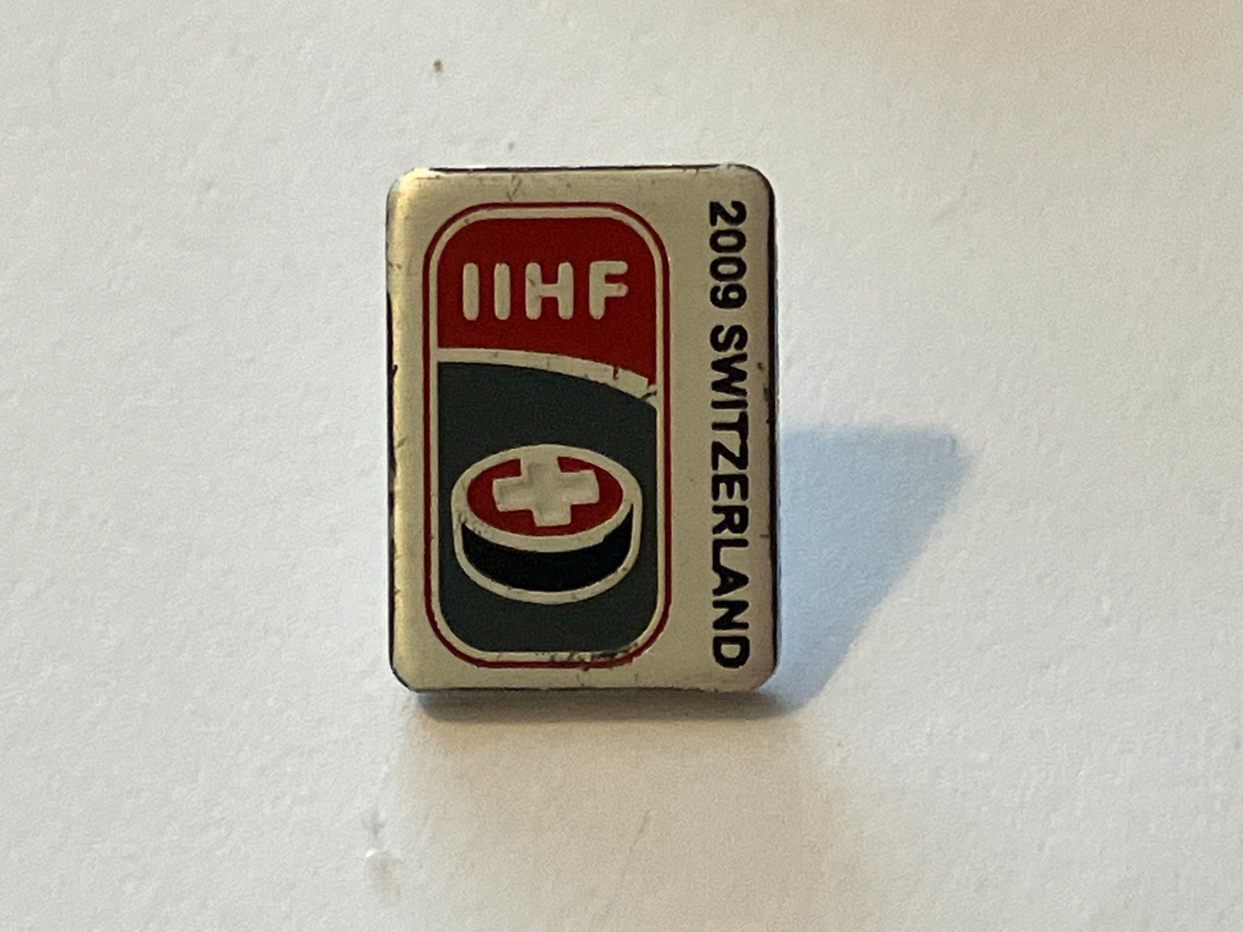 Plaketten & Abzeichen: 1 Pin IIHF Switzerland 2009 – Gebraucht aus Basel von djwwpp