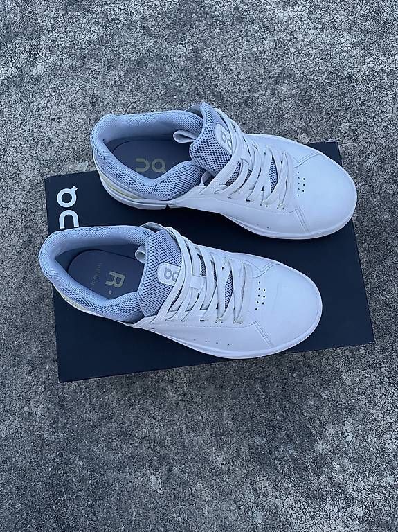 On Scarpe da donna: On The Roger Grösse 36.5 – Usato da Schötz venduto da ridervcs 1