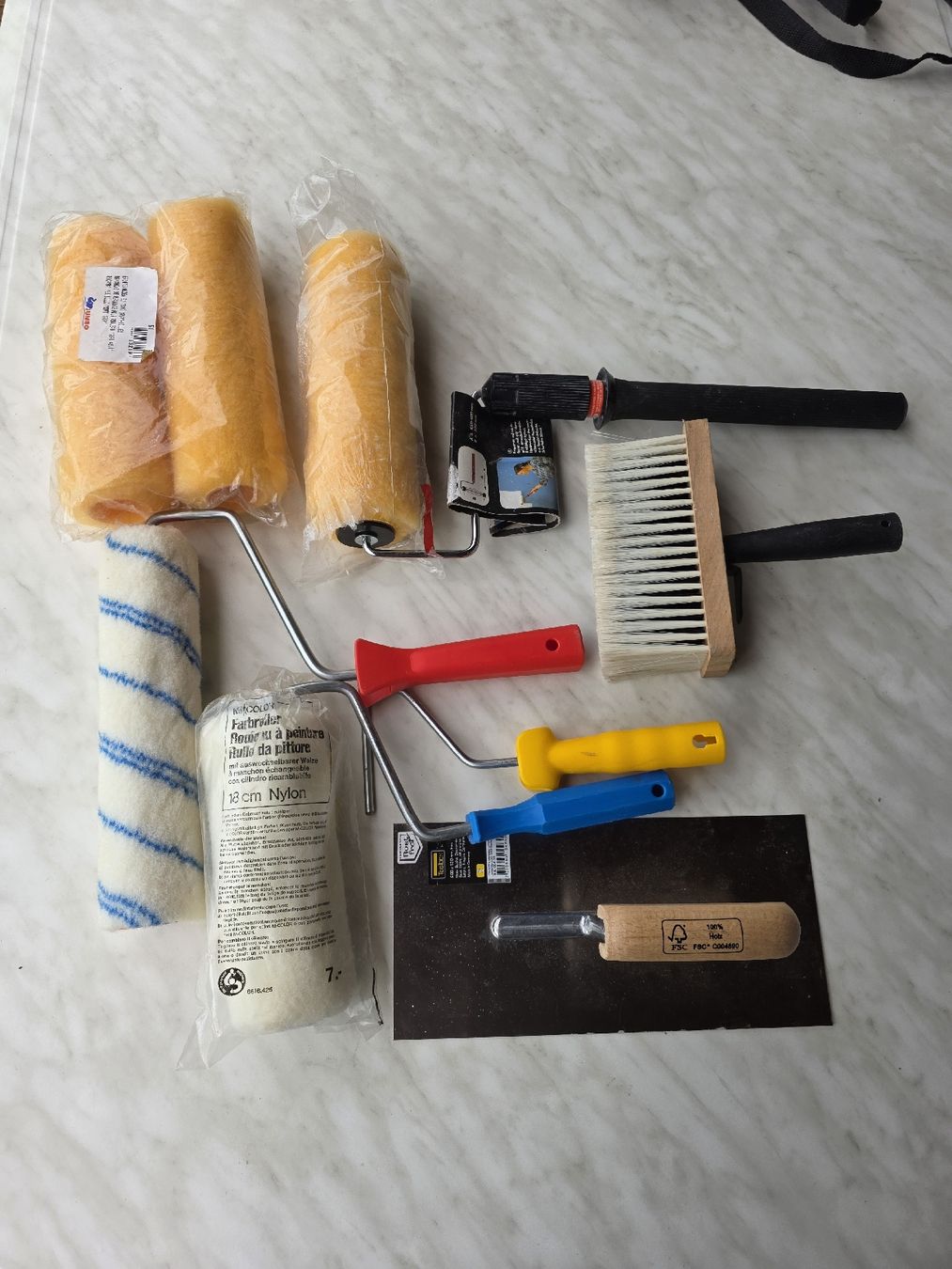 Tutti gli attrezzi: Painting Supplies Bundle - Rollers, Brush, and Trowel – Nuovo e nell'imballaggio originale da Hinwil venduto da Ehretstock8