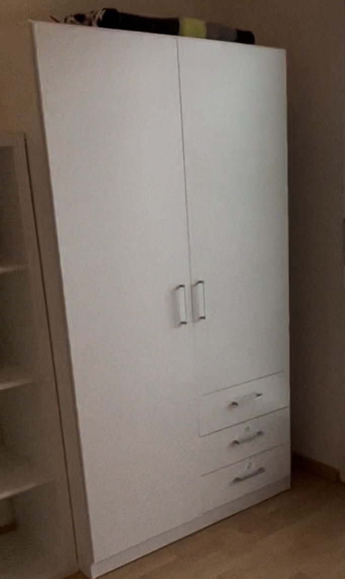 Armadi: Kleiderschrank weiss  – Usato da Embrach venduto da Destiny26 1