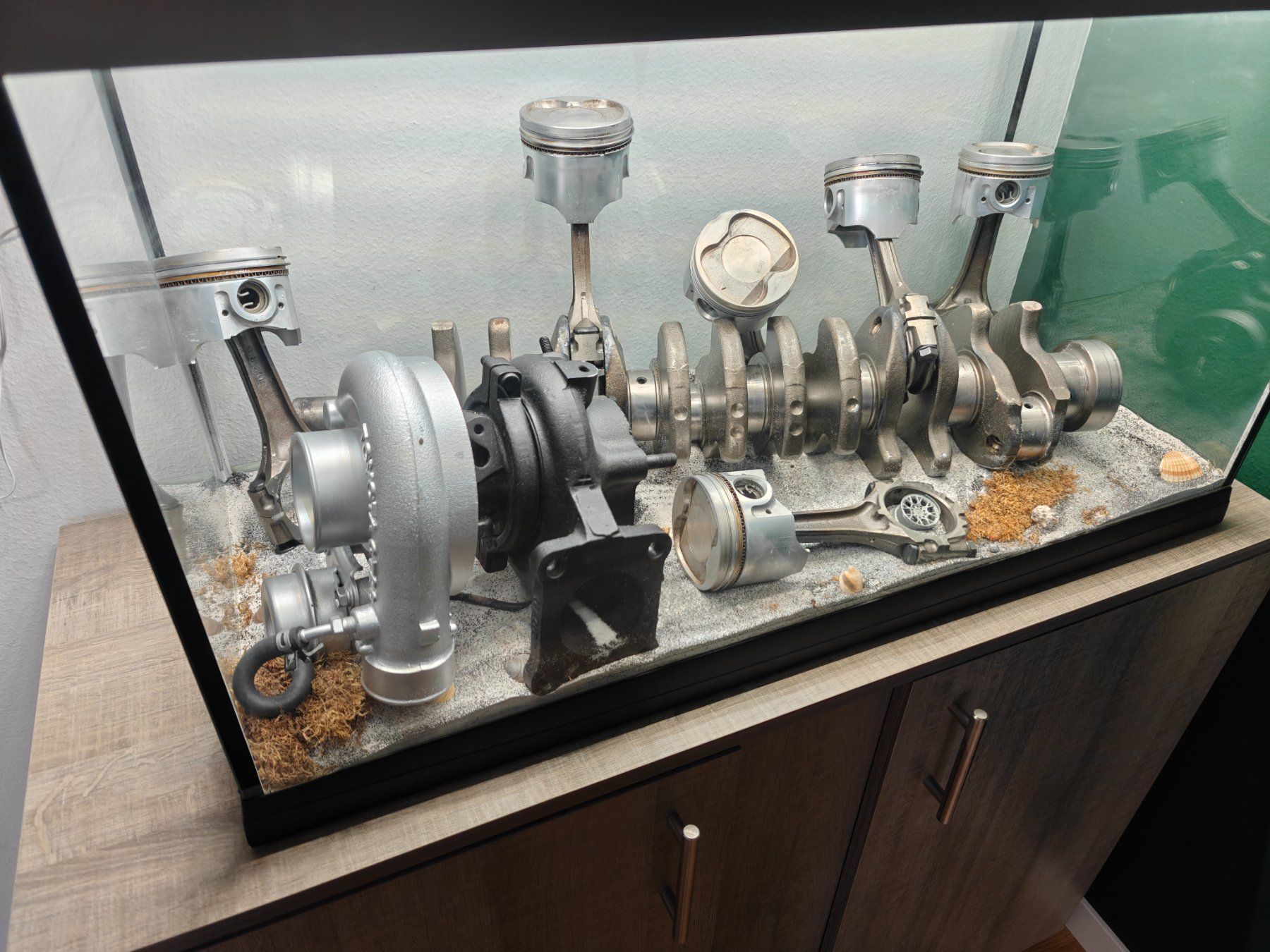 Tutte le decorazioni: Aquarium mit Motor innereien – Usato da Schaffhausen venduto da edelbrock 1